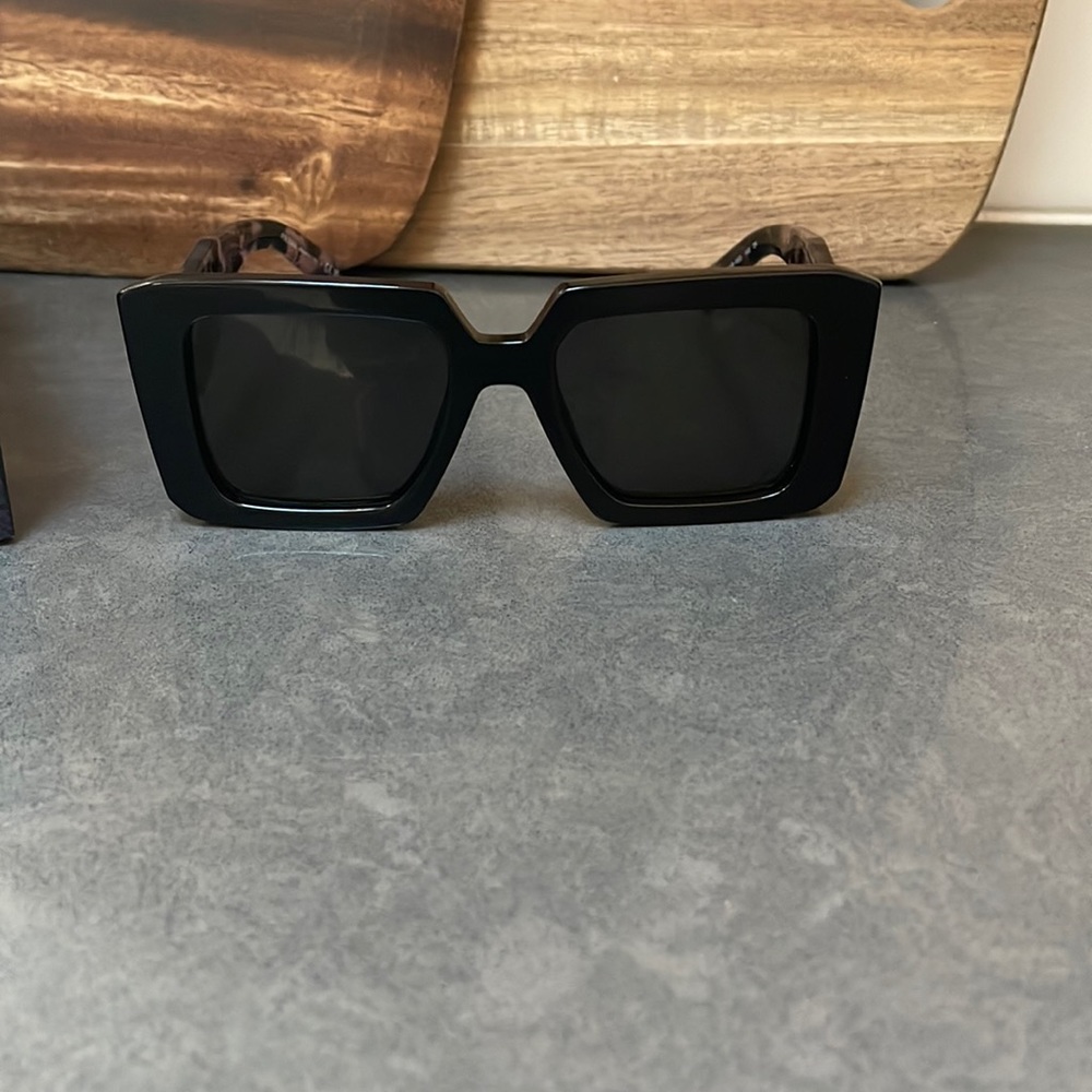 Prada Black Square Sunglasses with Tortoiseshell Arms - Picture 2 of 10